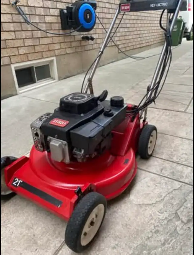 LOOKING TO SELL Toro Commercial 21” Recycler Electric Start