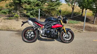 4998km - 889cc Four-Stroke Engine - Dynamic Tubular Chassis-LED Headlight-TFT Display-Four Riding Mo...
