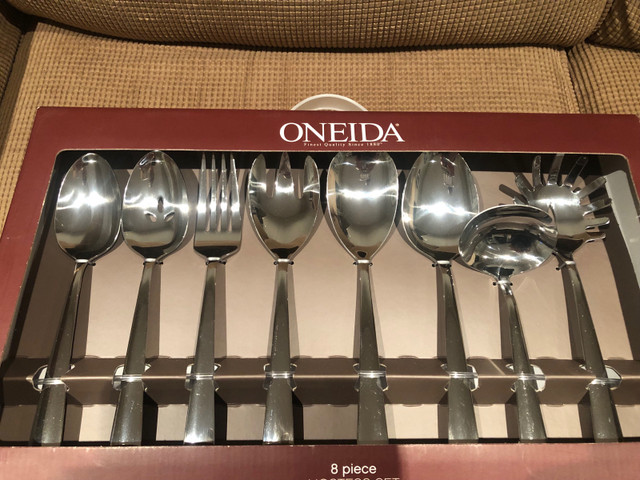 8 Piece Oneida stainless steel set in Kitchen & Dining Wares in Mississauga / Peel Region - Image 3