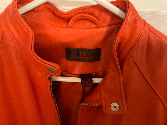 Danier orange leather bomber jacket (women’s small) in Women's - Tops & Outerwear in Oshawa / Durham Region - Image 2