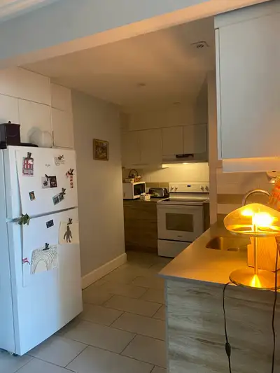 English below Cession de bail – 3 ½ sur la rue Wellington (Verdun) Disponible le 1er juillet. Locali...