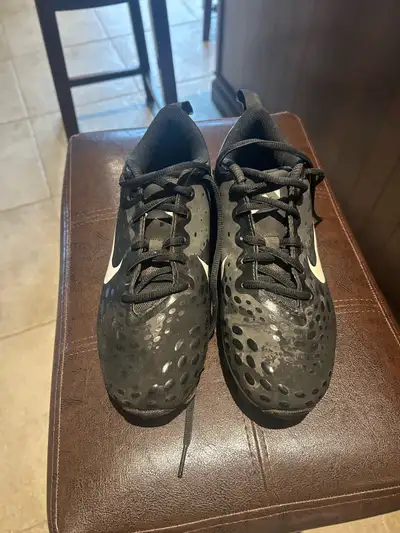 Women’s baseball cleats, View more