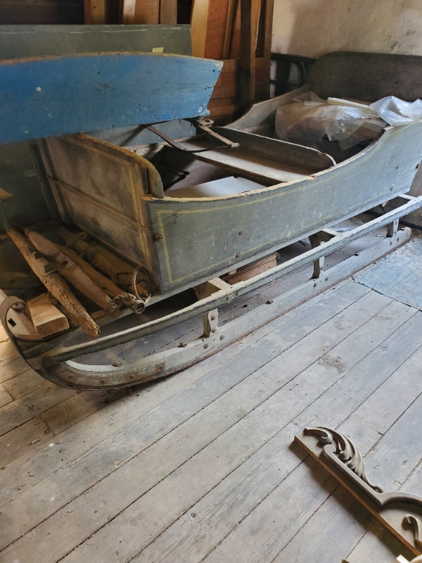 Estate / Garage Sale steamer trunks, vintage suitcases, art Garage