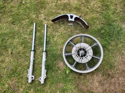 Forks, fender and wheel Disc rotor show no signs of wear Not perfect, but perfect for a survivor bik...