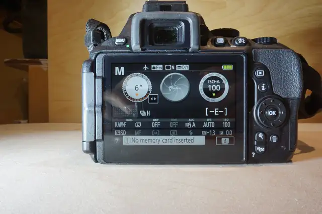 Nikon D560064722634564099122