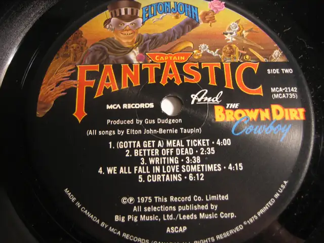 ELTON JOHN CAPTAIN FANTASTIC AND THE BROWN DIRT COWBOY VINYL LP in Arts & Collectibles in London - Image 11
