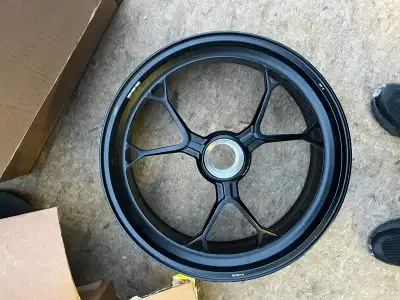 New MV Agusta Sportbike rim set 17 motorcycle wheels 3.5 x17 front rim 6 x 17 rear rim size forged a...