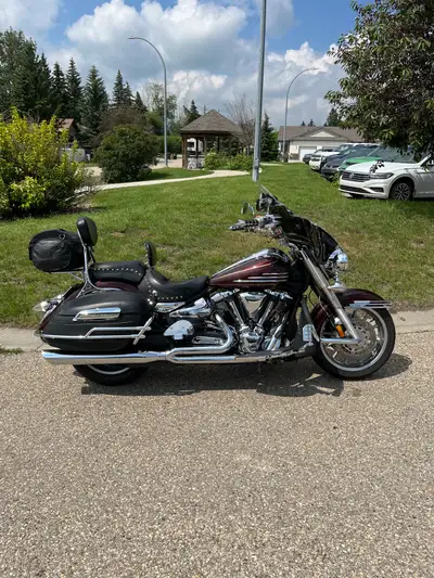 This pre-owned Yamaha Stratoliner is a powerful cruiser featuring a massive 1900cc engine, stage 1 p...