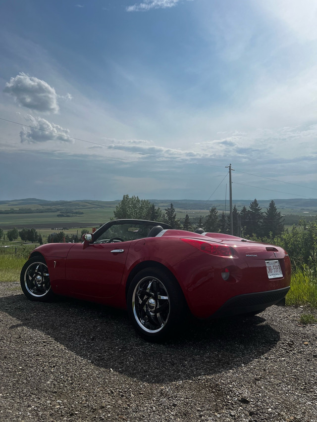 2006 Pontiac Solstice  in Cars & Trucks in Lethbridge - Image 2