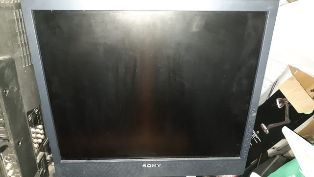 Samsung SyncMaster 2433 24" (+ LCD Sony a donner) dans Moniteurs  à Laval/Rive Nord - Image 2