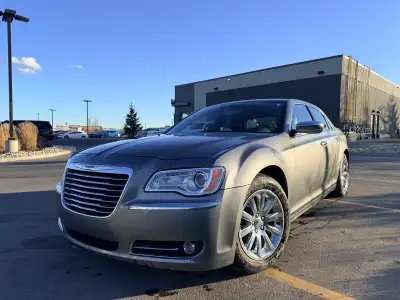 Beautiful and exceptionally well-maintained Chrysler 300 Limited FWD with only 102,000 KM. No accide...