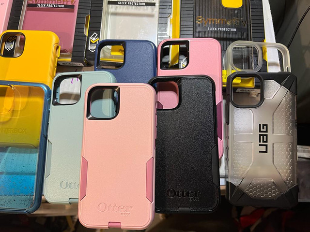 iPhone 11 Pro Otterbox original Apple Kate spade  in General Electronics in City of Toronto - Image 3