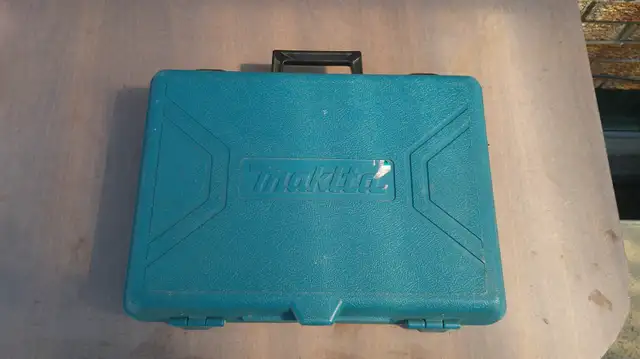 Makita 8402VD 9.6v Hammer Drill Ni-Cd in Power Tools in Mississauga / Peel Region - Image 5