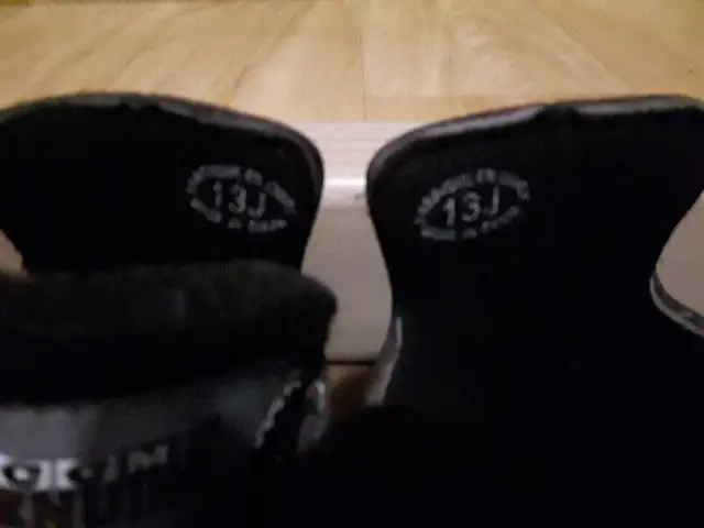 Genuine CCM Youth Hockey Skates in Hockey in Edmonton - Image 5