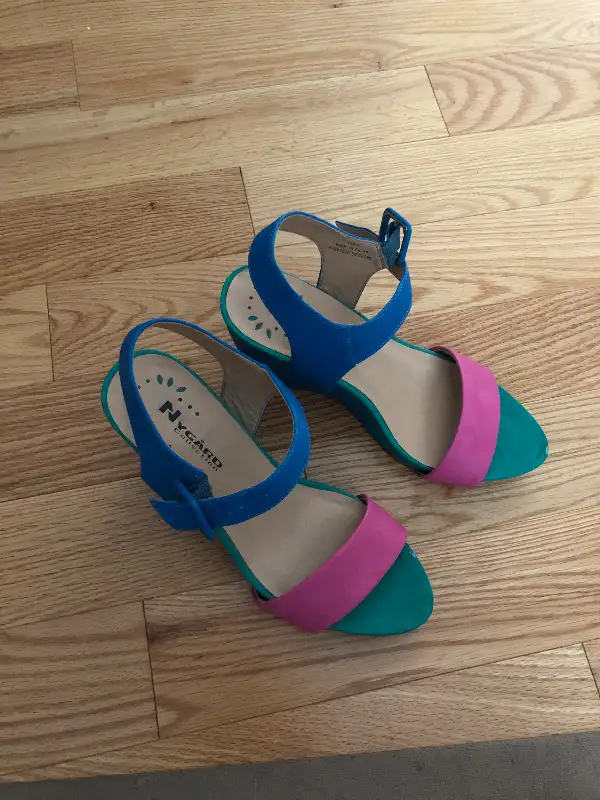 Sandals Womens in Women's - Shoes in Guelph - Image 2