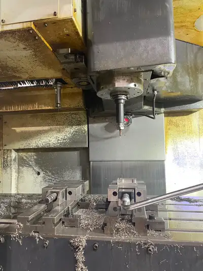 48 ATC Mazak CNC MILL 640 M control Mazatrol EIA programming Renishaw probe presenter all tool holde...