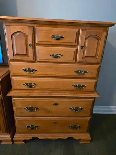 Solid oak dresser, View more