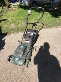 Yardworks 14” electric lawnmower with bag 