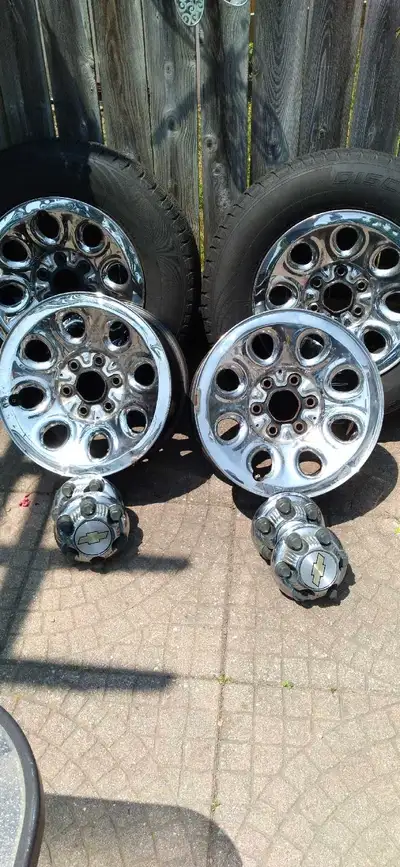 4 chrome rims with center caps, lug nuts. Tires Cooper tires 245 x 17 ,tires used 1 season 1000 kms...