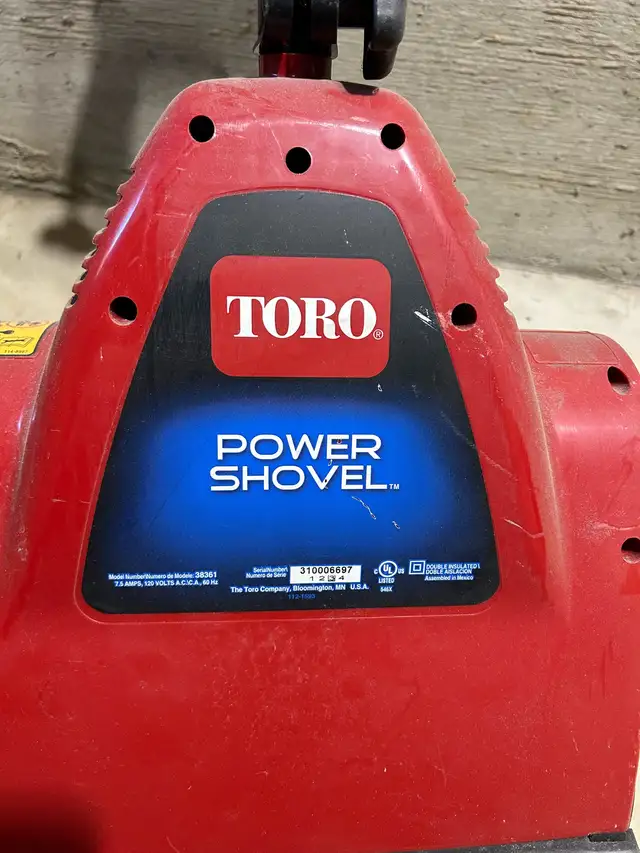 Pelle à neige électrique Toro in Snowblowers in City of Montréal - Image 3
