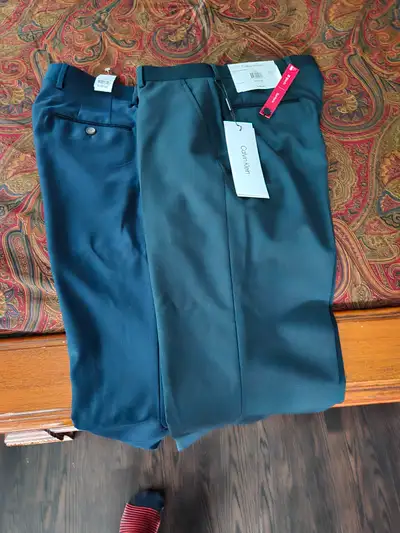 I bought these pants in a hurry, without trying them on at Hudson's Bay on Saturday. Although the ta...