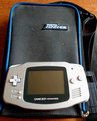 Console Gameboy Advance Grise + Étuit orginal Nintendo