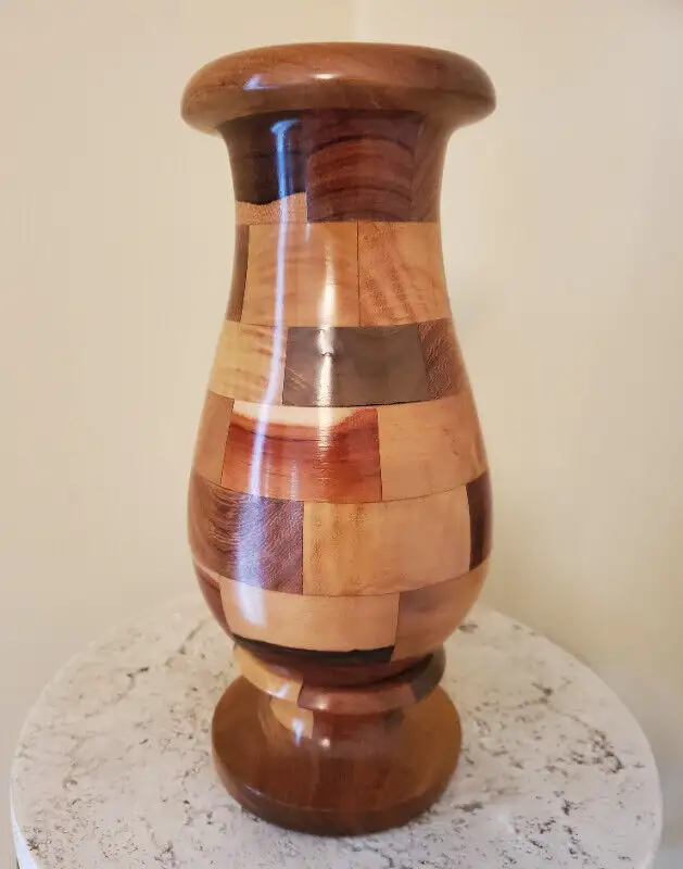 VINTAGE INLAID WOOD VASE in Arts & Collectibles in City of Toronto - Image 3