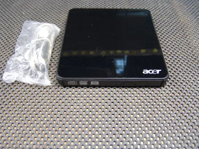 Acer ESW860 External Burner CD DVD RW in Laptop Accessories in Mississauga / Peel Region - Image 4