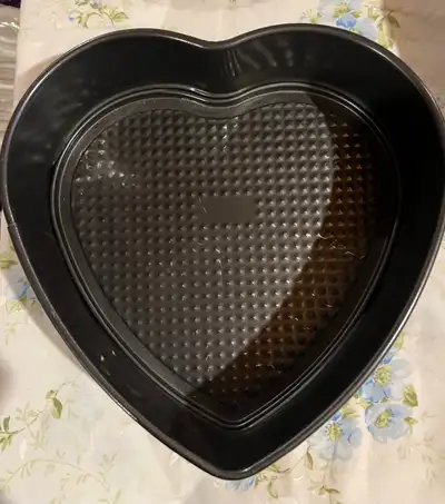 BAKEWARE: heart shape spring form cake pan, View more