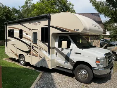 This 2017 Thor Freedom Elite 23H motorhome is well-maintained, only 17,830 miles. 2017 Freedom Elite...