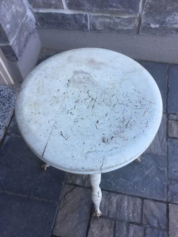 Antique Piano Stool (Circa 1945) in Other in Mississauga / Peel Region - Image 6