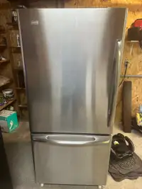 Réfrigérateur stainless 30p