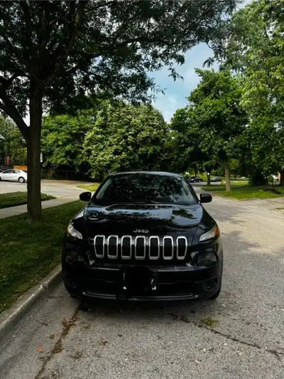 Selling as is. Upgrading vehicle. Well-maintained 2016 Jeep Cherokee equipped with the winter packag...