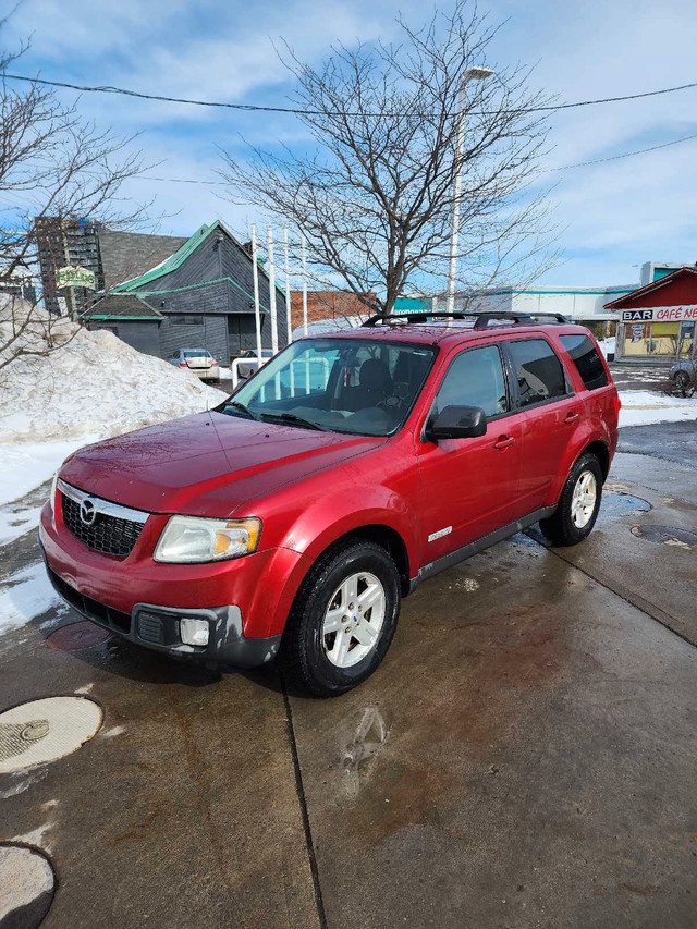 NE DEMARRE PAS  Mazda tribute 3 2008 dans Autos et camions  à Ville de Montréal