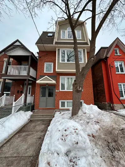 Centretown - 2 Bed, 1.5 Bath Apartment Basement Unit
