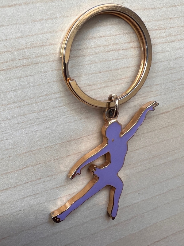 Figure skater key chain in Arts & Collectibles in City of Toronto - Image 4