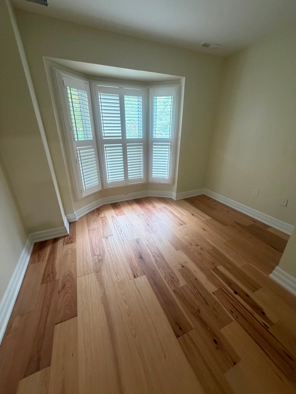 For Rent Semi-Detached House  on Woodbine Corridor 3