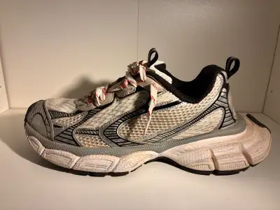3XL Designer Runner, View more