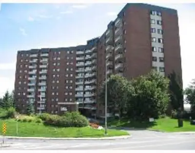 Two bedroom apartment in quiet safe building near Bayshore mall rent include all utilities bills (Hy...