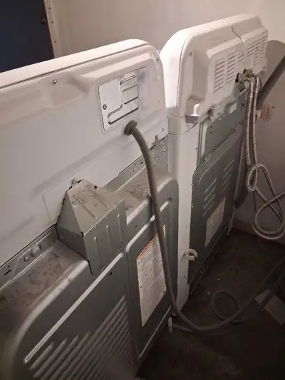 Laveuse sécheuse LG grande capacité XXL utiliser 1an. Garantie 10ans.