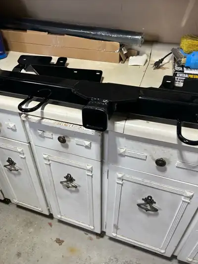 Selling a new Curtis # 31313 front trailer hitch. This robust hitch is designed to provide a secure...
