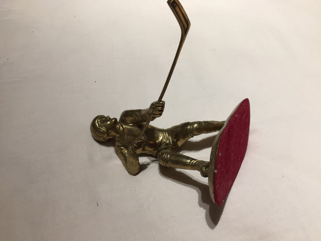 Vintage Heavy Brass Hockey Player Figure in Hockey in St. Albert - Image 3