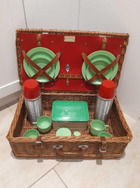 VINTAGE CORACLE WICKER PICNIC BASKET SET MADE IN ENGLAND!