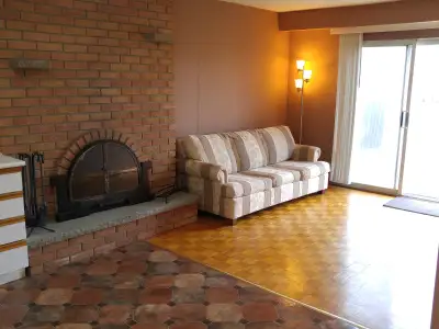 RARE nicely renovated 1 bedroom apt on the MAIN FLOOR of house