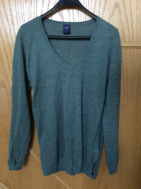Gap Sweater - Size Small