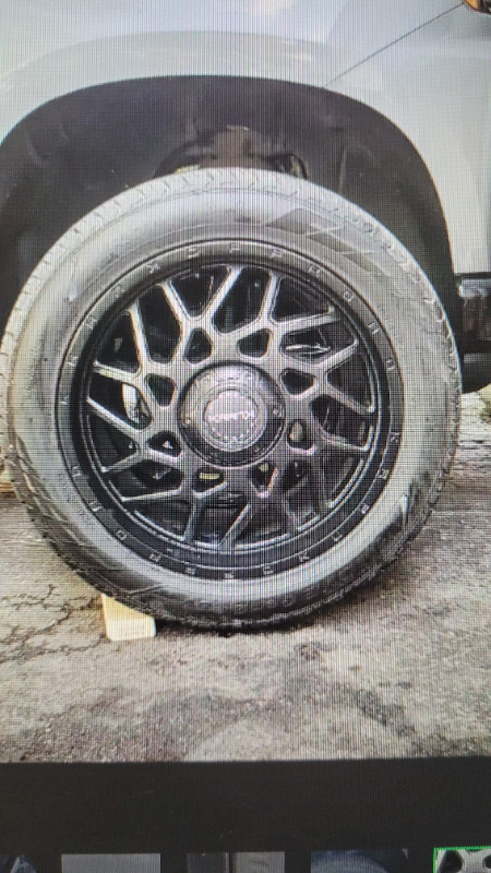22" 6x139 rims and like new tires maybe 3000kms use in Tires & Rims in Oshawa / Durham Region