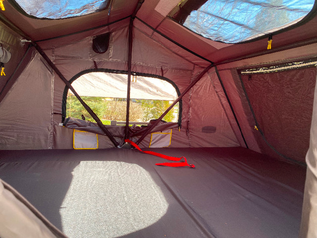 Roof top tent in Fishing, Camping & Outdoors in Kingston - Image 2