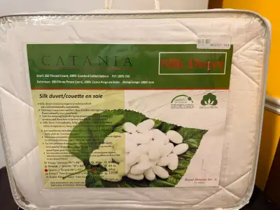 New In Package Queen Size Catania 100 % Mulberry Silk Duvet White. This has hypoallergenic property...