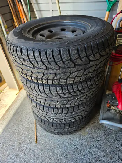 265/70R16 on Rims- Used 1.5 Winters - $500 Firm No Damage, Tires in great shape