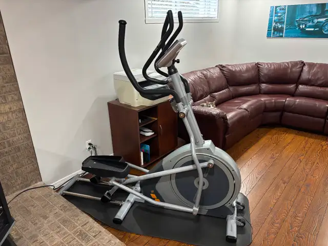 Machine elliptique in Exercise Equipment in Longueuil / South Shore - Image 4